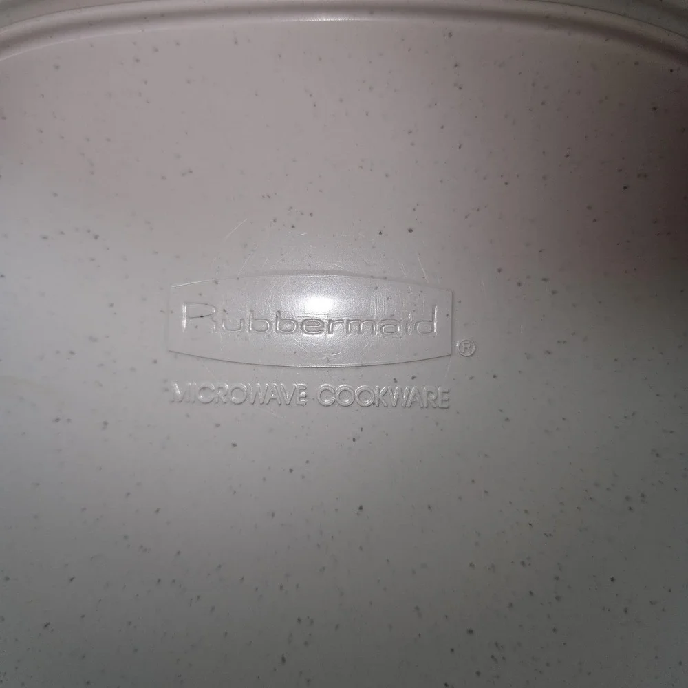 Rubbermaid Microwave Cookware Grill Steamer Set with Lid Speckled‎ White 5555